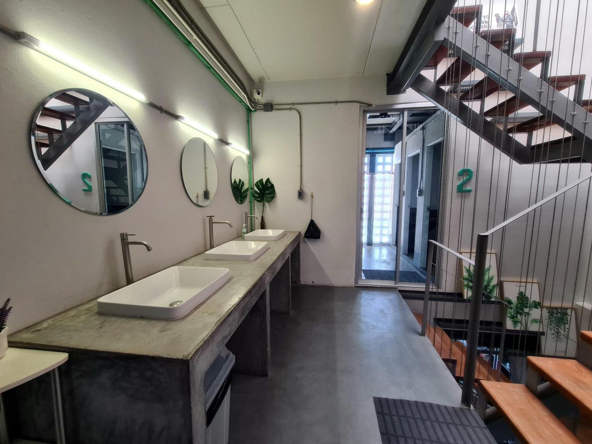 Hybrit Hostel&Cafe Hat Yai Ngoại thất bức ảnh